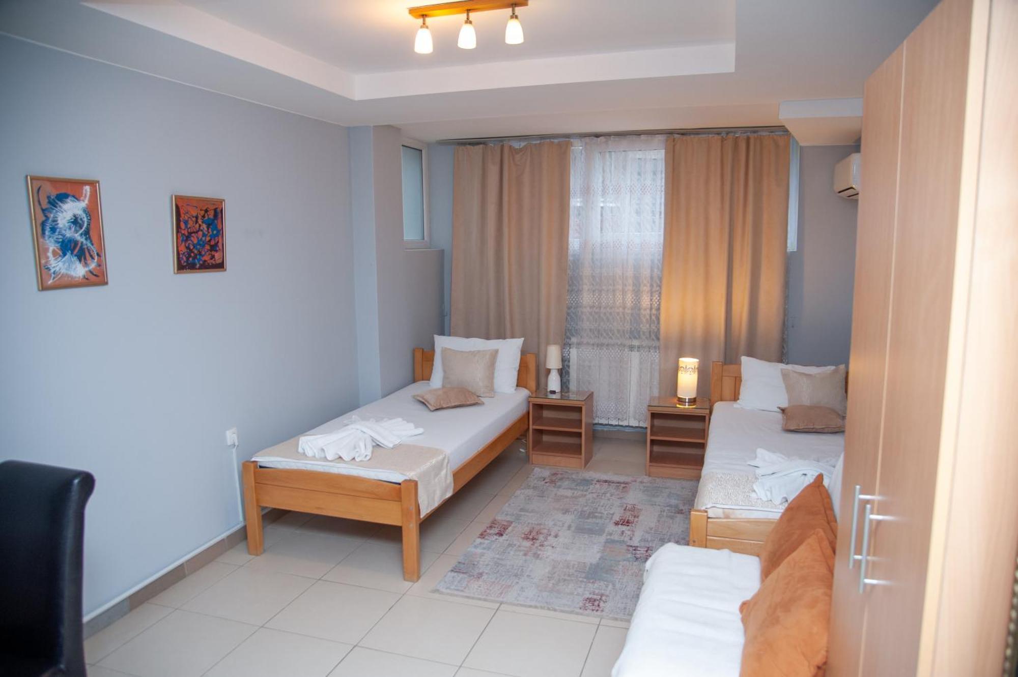 Hotel North City Titova Mitrovica Exterior foto