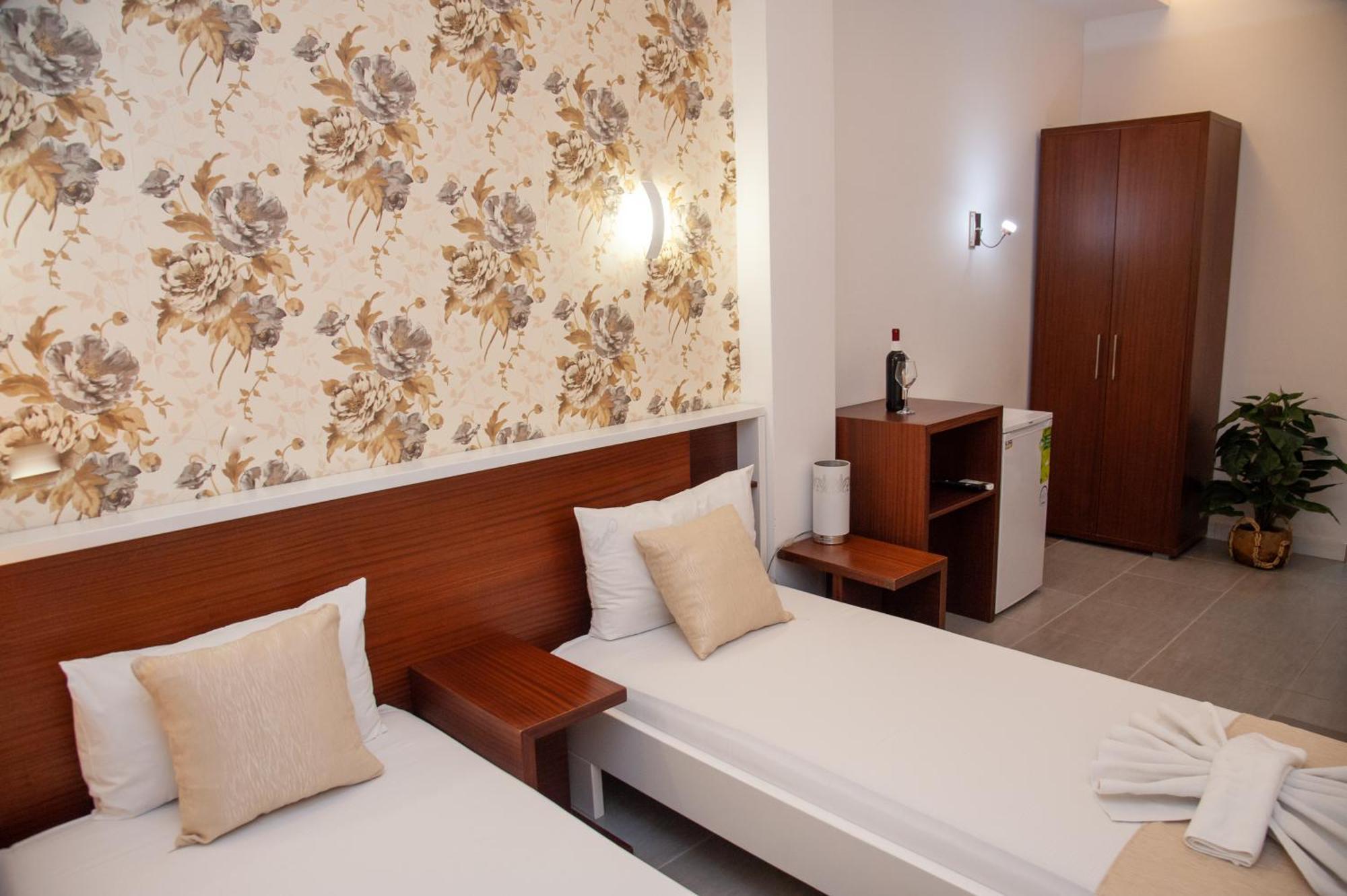 Hotel North City Titova Mitrovica Exterior foto